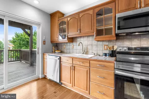 Kitchen - 640 Harvey St, Baltimore, MD 21230 photo 3 of 4