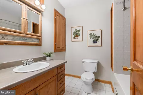 Bath - 640 Harvey St, Baltimore, MD 21230 photo 1 of 4