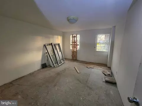 409 Pulaski St, Baltimore, MD 21223 photo 6