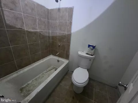 409 Pulaski St, Baltimore, MD 21223 photo 4