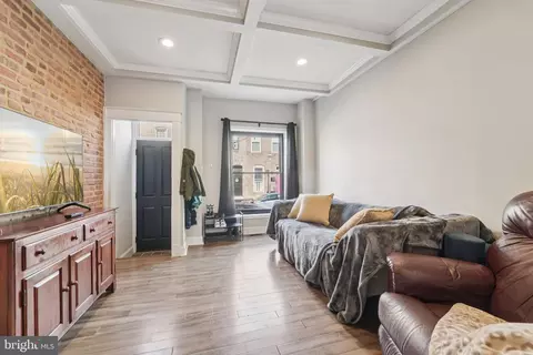 Entry Way - 147 N Streeper St, Baltimore, MD 21224 photo 8 of 9