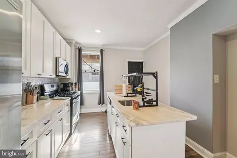 Kitchen - 147 N Streeper St, Baltimore, MD 21224 photo 1 of 1