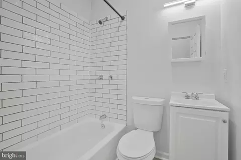 Bath - 2444 Callow Ave, Baltimore, MD 21217 photo 1 of 2