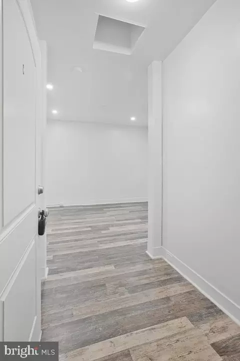 Entry Way - 2444 Callow Ave, Baltimore, MD 21217 photo 5 of 13