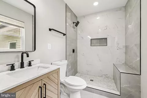 Bath - 3220 Strickland St, Baltimore, MD 21229 photo 2 of 3