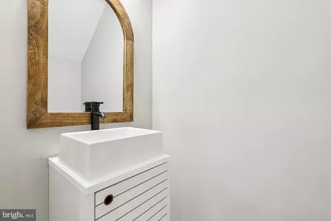 Bath - 3220 Strickland St, Baltimore, MD 21229 photo 1 of 3