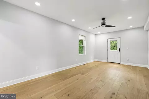 Living - 3220 Strickland St, Baltimore, MD 21229 photo 3 of 3