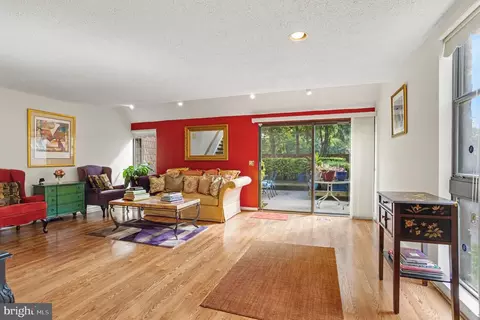 Living - 2350 Sorrel Ct, Baltimore, MD 21209 photo 1 of 2
