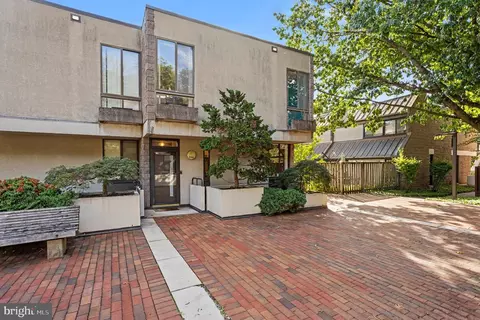 Exterior - 2350 Sorrel Ct, Baltimore, MD 21209 photo 5 of 5