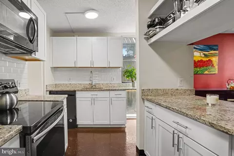 Kitchen - 2350 Sorrel Ct, Baltimore, MD 21209 photo 2 of 3