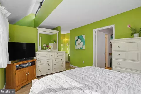 Bedroom - 2350 Sorrel Ct, Baltimore, MD 21209 photo 2 of 3
