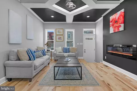 Entry Way - 1518 N Wolfe St, Baltimore, MD 21213 photo 1 of 12