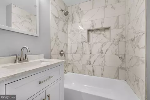 Bath - 1518 N Wolfe St, Baltimore, MD 21213 photo 2 of 7