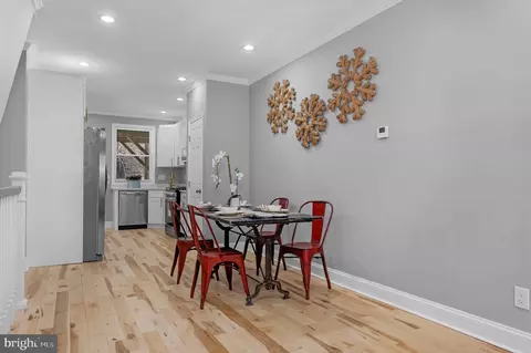 Entry Way - 1518 N Wolfe St, Baltimore, MD 21213 photo 5 of 12