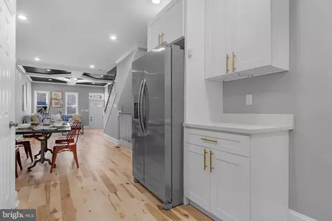Entry Way - 1518 N Wolfe St, Baltimore, MD 21213 photo 6 of 12