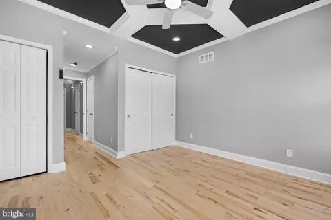 Entry Way - 1518 N Wolfe St, Baltimore, MD 21213 photo 10 of 12