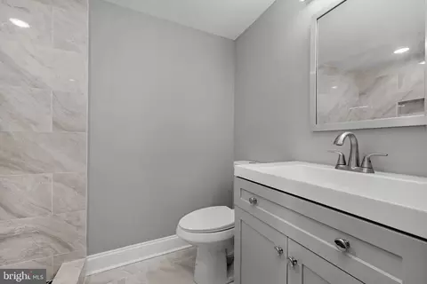 Bath - 1518 N Wolfe St, Baltimore, MD 21213 photo 6 of 7