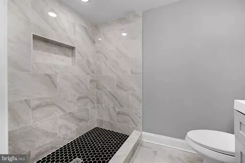 Bath - 1518 N Wolfe St, Baltimore, MD 21213 photo 7 of 7