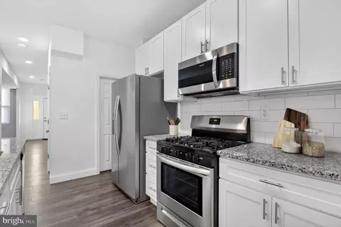 Entry Way - 3718 Edmondson Ave, Baltimore, MD 21229 photo 1 of 6