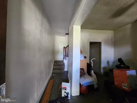 Entry Way - 1719 Baker St, Baltimore, MD 21217 photo 1 of 6