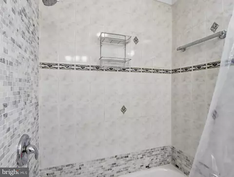 Bath - 3406 Erdman Ave, Baltimore, MD 21213 photo 3 of 3