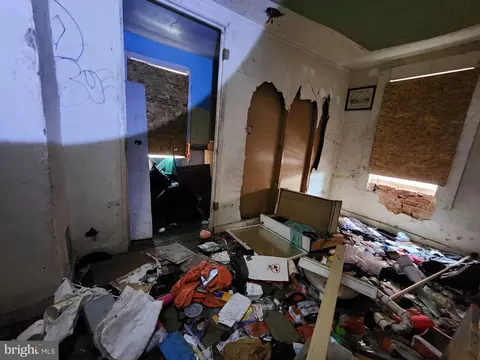 Entry Way - 1617 Cole St, Baltimore, MD 21223 photo 3 of 5