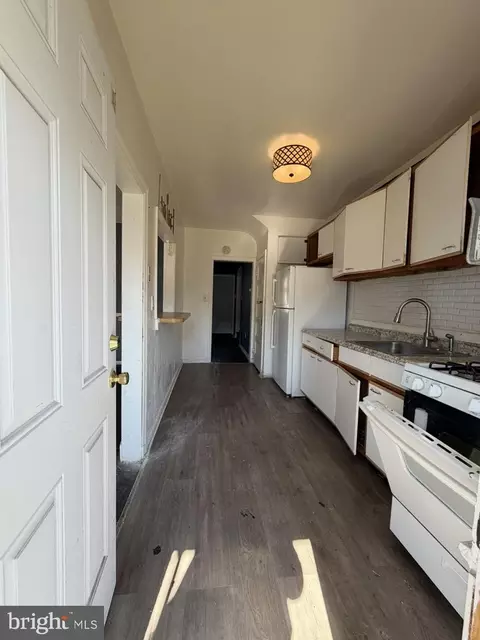 Entry Way - 5356 Cuthbert Ave, Baltimore, MD 21215 photo 3 of 13