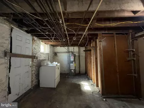 Entry Way - 5356 Cuthbert Ave, Baltimore, MD 21215 photo 12 of 13