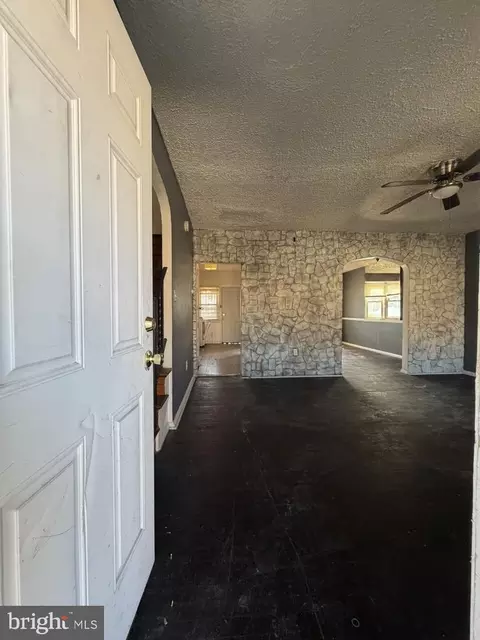 Entry Way - 5356 Cuthbert Ave, Baltimore, MD 21215 photo 1 of 13
