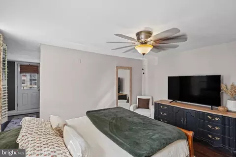 Bedroom - 1430 Jackson St, Baltimore, MD 21230 photo 3 of 4
