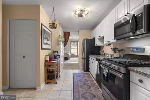 Entry Way - 1702 Jackson St, Baltimore, MD 21230 photo 3 of 7