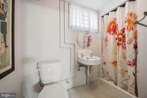 Bath - 7 Goodale Pl, Baltimore, MD 21212 photo 5 of 5