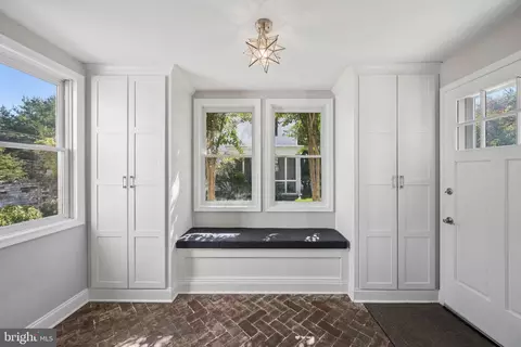 Entry Way - 7 Goodale Pl, Baltimore, MD 21212 photo 2 of 5