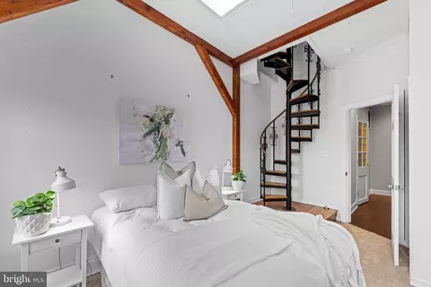 Bedroom - 637 S Belnord Ave, Baltimore, MD 21224 photo 5 of 5