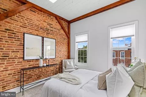 Bedroom - 637 S Belnord Ave, Baltimore, MD 21224 photo 4 of 5