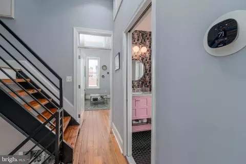 Entry Way - 17 E Ostend St, Baltimore, MD 21230 photo 2 of 6