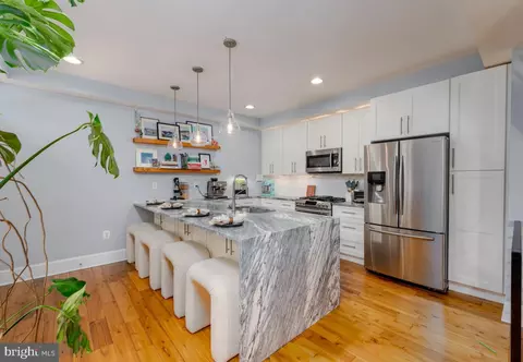 Kitchen - 17 E Ostend St, Baltimore, MD 21230 photo 1 of 3