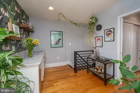 Entry Way - 17 E Ostend St, Baltimore, MD 21230 photo 5 of 6