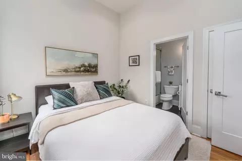 Bedroom - 17 E Ostend St, Baltimore, MD 21230 photo 2 of 7