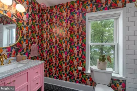 Bath - 17 E Ostend St, Baltimore, MD 21230 photo 2 of 4