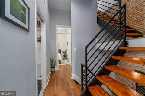 Entry Way - 17 E Ostend St, Baltimore, MD 21230 photo 3 of 6