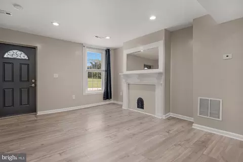 Living - 1413 Eager St, Baltimore, MD 21205 photo 2 of 3