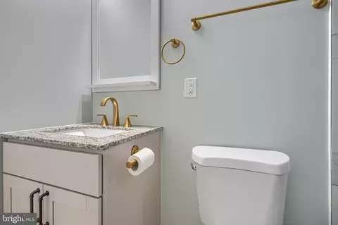 Bath - 4329 Falls Rd, Baltimore, MD 21211 photo 4 of 8