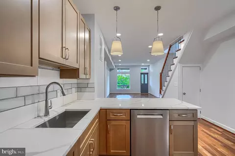 Kitchen - 4329 Falls Rd, Baltimore, MD 21211 photo 4 of 6