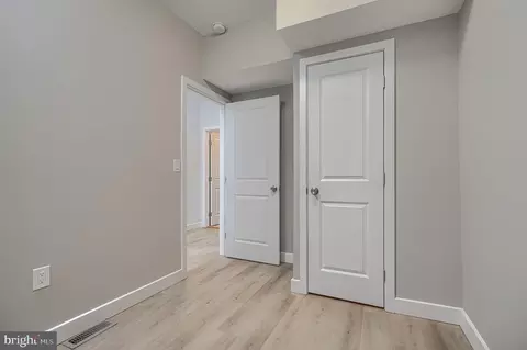 Entry Way - 4329 Falls Rd, Baltimore, MD 21211 photo 3 of 4
