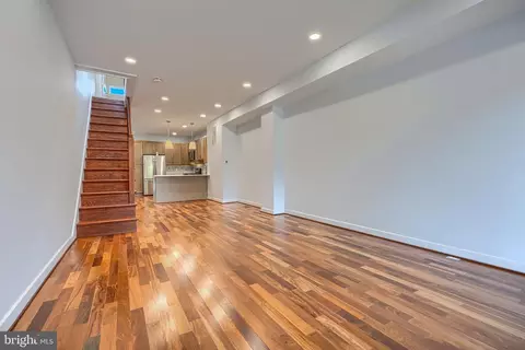Living - 4329 Falls Rd, Baltimore, MD 21211 photo 3 of 4