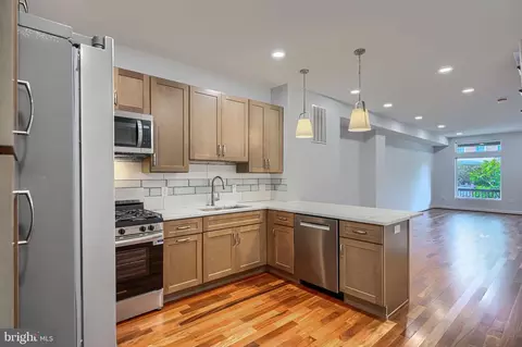 Kitchen - 4329 Falls Rd, Baltimore, MD 21211 photo 3 of 6
