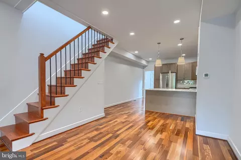 Entry Way - 4329 Falls Rd, Baltimore, MD 21211 photo 2 of 4