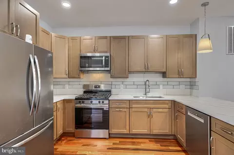 Kitchen - 4329 Falls Rd, Baltimore, MD 21211 photo 2 of 6