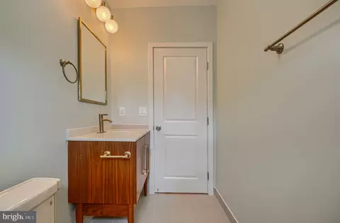 Bath - 4329 Falls Rd, Baltimore, MD 21211 photo 8 of 8
